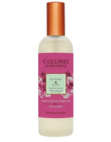 Collines de Provence Raumspray Tigerlilie & Lotus in mattierter Glasflasche mit rosafarbenem Etikett und kupferfarbenem Verschluss