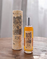 Provence et Nature Eau de Toilette Schwarzer Moschus mit passender Verpackung auf Holztisch