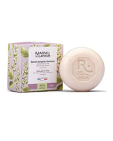 Rampal Latour Seife Patchouli mit runder Seife und floral gestalteter Verpackung
