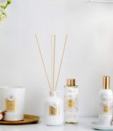 Collines de Provence Néroli Raumduftkollektion mit Duftdiffuser, Raumspray, Nachfüllflakon und Duftkerze in elegantem Weiß-Gold-Design