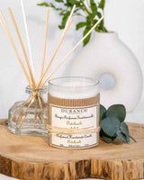 Durance Duftkerze Patchouli und Raumduft Diffuser im natürlichen Wohnambiente