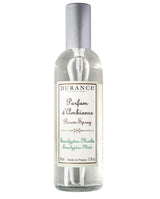 Durance Raumspray Eucalyptus Mint in transparenter Glasflasche vor neutralem Hintergrund