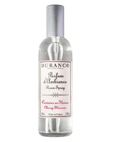 Durance Raumspray Kirschblüte in transparenter Glasflasche mit silbernem Sprühkopf auf weißem Hintergrund