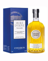 Château d'Estoublon Olivenöl Koroneiki 500ml in geriffelter Glasflasche mit blauer Verpackung, freigestellt auf hellem Hintergrund