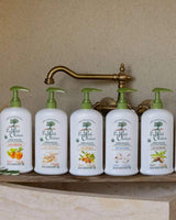 Le Petit Olivier Duschcreme Serie mit Aprikosenmilch, Hafermilch, Arganmilch, Baumwollmilch und Sheamilch im Pumpspender