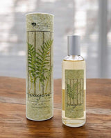 Provence et Nature Eau de Toilette Farn mit passender Verpackung auf Holztisch