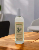 Provence et Nature Raumspray Eisenkraut auf Holztisch